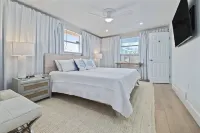 Heated Pool and Outdoor Oasis - Charming Getaway Retreat