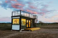 Unique Shipping Container Home with Rooftop Deck - Charming Cozy Retreat Hotel di Alpine