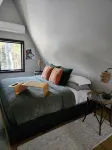 The Acorn of Little Sand BaySecluded, Wooded, and Dog Friendly! Hotels near Halvor Reiten Park and Public Beach