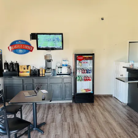 Baymont by Wyndham Bakersfield
