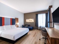 La Quinta by Wyndham Chelsea Birmingham