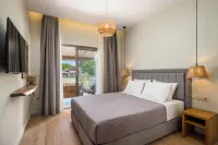 Phos Elegant Residences by Konnect, 400m to the Beach Hotels in Ipsos
