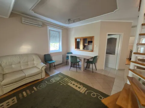 Mathias, a Spacious 2-Bedroom Apartment with 2 Bathrooms & Private Parking