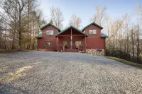 Private Heated Indoor Pool and Arcade Games - Stunning Cabin Retreat Hotels in Cosby
