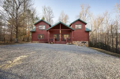 Private Heated Indoor Pool and Arcade Games - Stunning Cabin Retreat Hotels near Our Place Books, Coffees, Unique Gifts