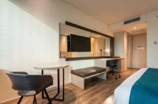 埃斯特拉爾廣場酒店