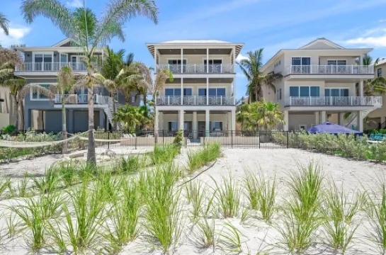 Luxury BEACHFRONT Beach House - Pool & Spa - Direct Gulf Access - Entire Home