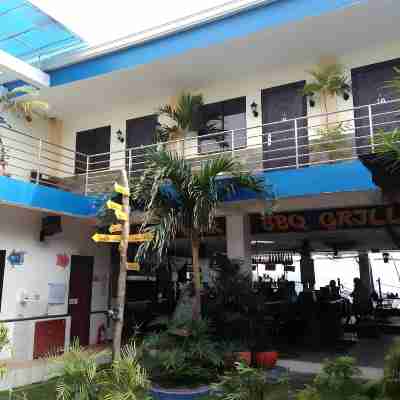 Mangos Beachfront Resort Hotel Exterior