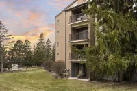 Lakeview Golf Retreat 1Bdr Condo 5057 Hotels in Elk Rapids