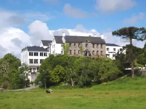 Falls Hotel & Spa