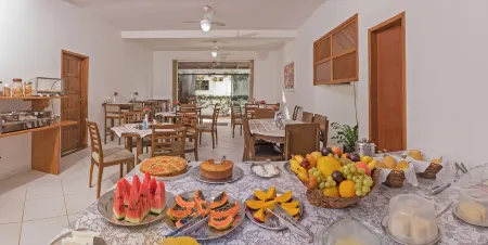 Pousada Lua e Mar Отели рядом с достопримечательностью «Sao Sebastiao Cathedral»