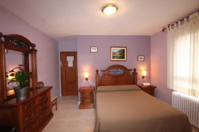 Hotel El Puente Hotels in Robledillo de Gata