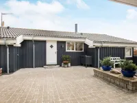 6 Person Holiday Home in Ebeltoft Hotels near Lyngsbæk Strand