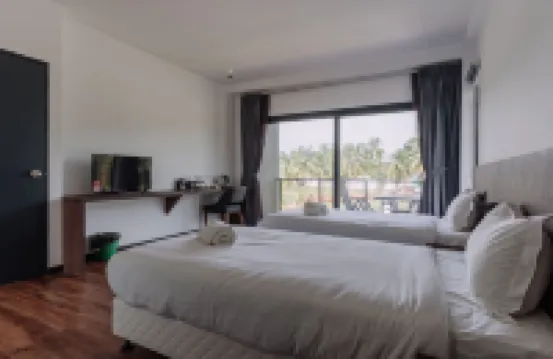 Roxy Sematan Villa & Townhouse Hotels in Lundu