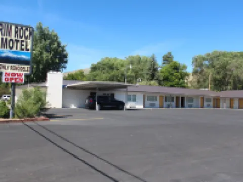 Oregon Trail Inn and Suites Hotels in Lakeview