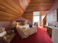 Hanlon Guest House - balcony