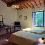 Charming Holiday Home with Swimming Pool, Siena Tuscany, wi-fi, Pets Allowed