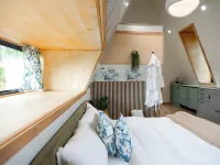 Finger Lakes Treehouse Hotels in Wayne County
