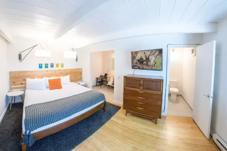 Monarch Motel Отели рядом с достопримечательностью «Парк Лиллиан Вудворт Отнесс»