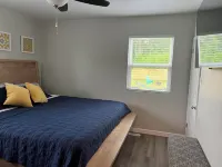 Minutes to Cedar Point & CP sports center; Newly renovated home; Sleeps 6 Hoteles en Sandusky