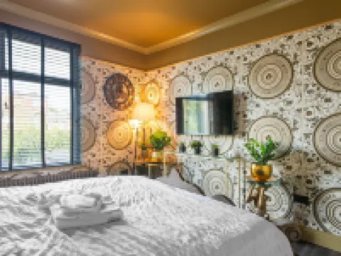 Lux Versace 1 Bed, Hot Tub, Pool Table, Sky Tv Hotels in Leyton