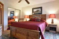 Seven Springs 3 Bedrooms Premium Condo by RedAwning Hotels in Cook Township