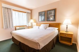 RiverTree Inn
