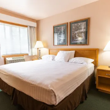 RiverTree Inn