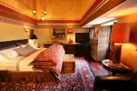 Alpenhof Bed and Breakfast - piscine
