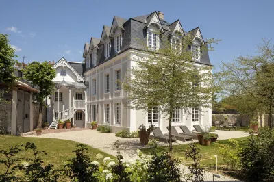 Hôtel Saint-Delis - la Maison du Peintre - Relais & Châteaux Hotels in 
