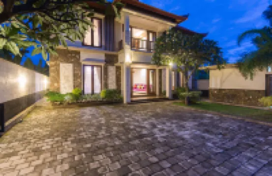 ヴィラ サバサンティ