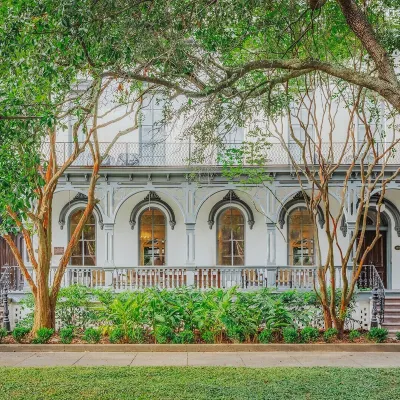 Bellwether House Hotels near Troup Square