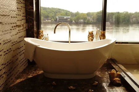 Lambertville Station Inn Отели рядом с достопримечательностью «Parry Mansion»