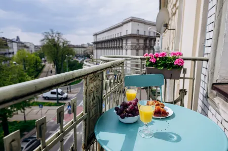 Unique Style Apartments Old Town - 25 Min from the Airport - by Homelike Krakow Отели рядом с достопримечательностью «Adam Mickiewicz statue»
