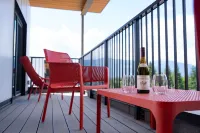 Stoke House by Revelstoke Vacations - balcony
