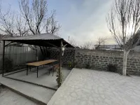 กุสต์เฮาส์นอรากยูฮ์ โรงแรมใกล้Yerevan Lake