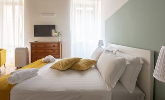 Charming Joivy Flat Next to Duomo di Como