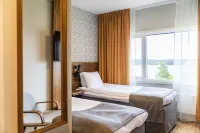 Rönneberga Konferens Hotels near Batteriparken, Kronuddens batteri, 13:e batteriet, Vaxholmslinjen