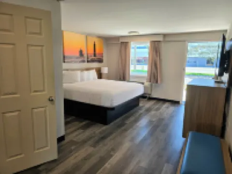 Days Inn & Suites by Wyndham Port Huron Hotels in St. Clair County