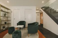 Azores Inn - Family Suites Hostel
