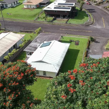 Hilo Hale Kaumana 3 Bedroom Home by RedAwning