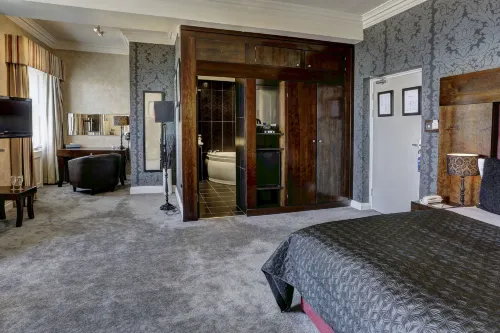 더 로커 호텔, BW 프리미어 컬렉션 - 주차장