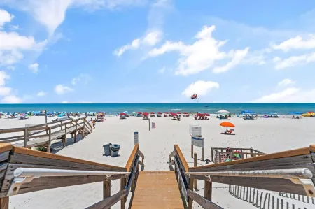 Ocean Breeze East 803 Отели рядом с достопримечательностью «Perdido Key Beach»