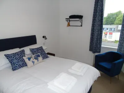 Snug - Sealladh Mara Apartment Hotels near Gare Loch