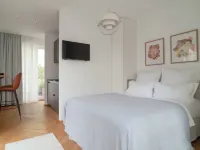 August the Boardinghouse Отели рядом с достопримечательностью «Станция метро "Штерншанце"»
