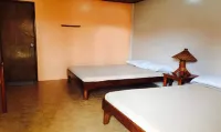 Canoe Beach Resort - Parking