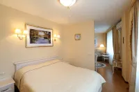 Voyage Hotel Hoteles cerca de Museum of Belarusian Folk Art