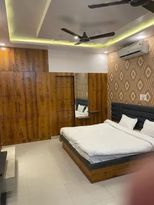 Udiksh Hotel and Restaurants - 3 Sao