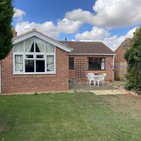 Spacious Detached Bungalow with Ample Parking