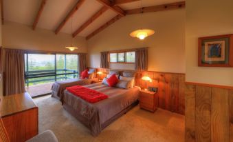 Endeavour Lodge